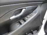 Hyundai i30 1,5 T-GDI mHEV Smart 117 kW - náhled 12