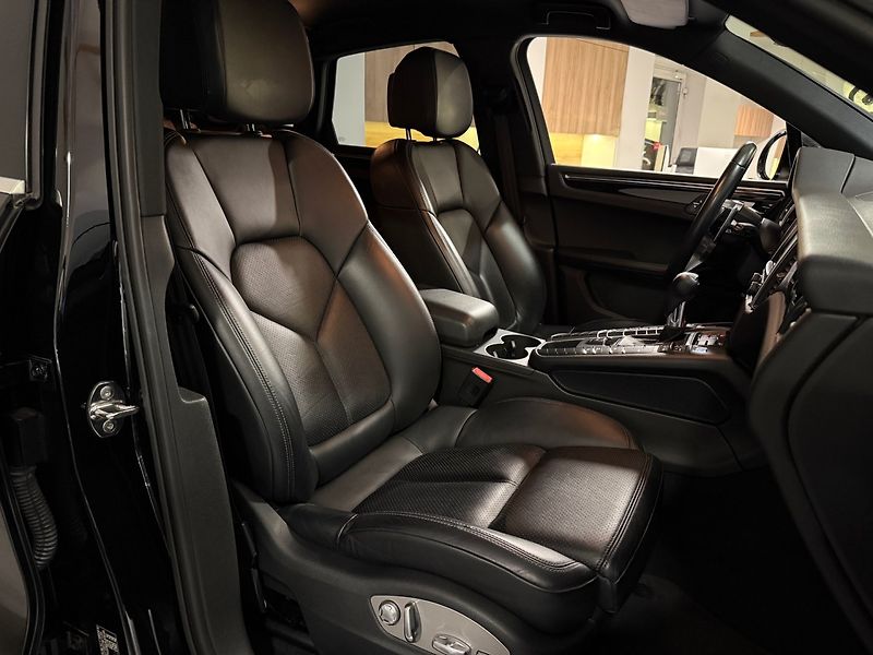 Porsche Macan (2014) S 3.0 V6 190 kW - fotka 10 z 24