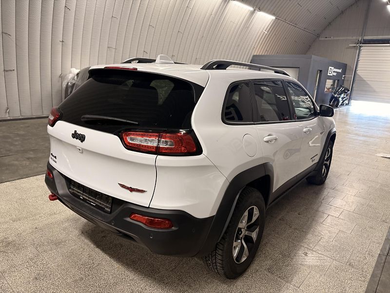 Jeep Cherokee (2016)  3.2 V6 Trailhawk 4WD,1941!! - fotka 6 z 37