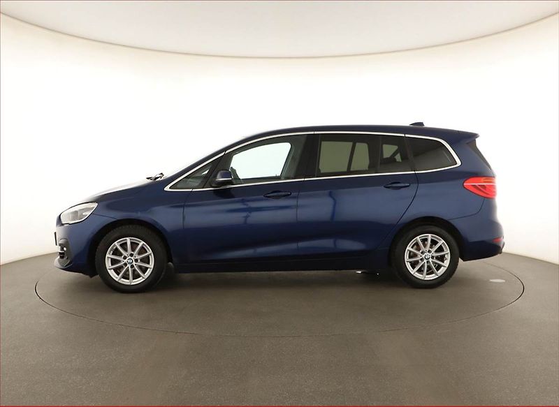 BMW Řada 2 (2020) 218i Gran Tourer, Automat - fotka 3 z 23