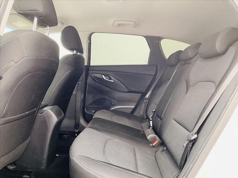Hyundai i30 1,5 T-GDI 117kW - fotka 6 z 25