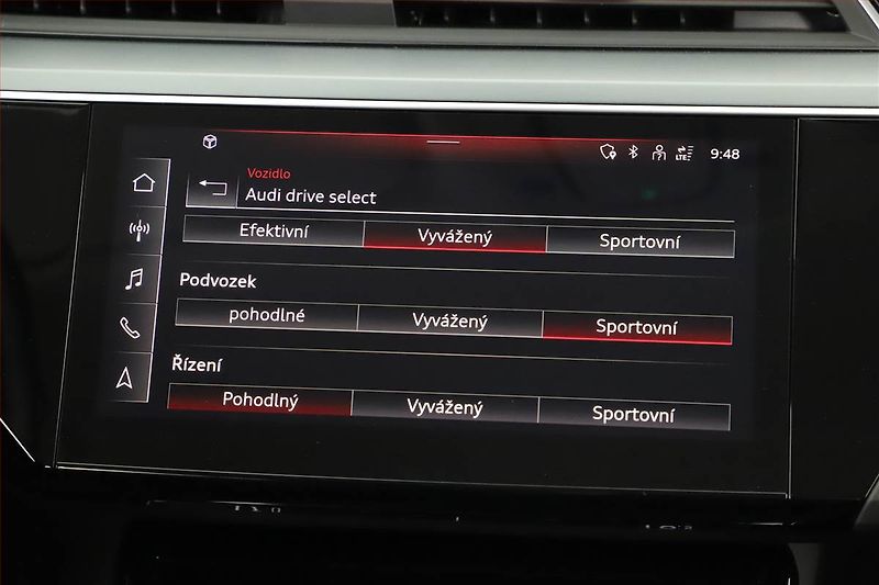 Audi e-tron (2021) S-Line 50 quattro - fotka 14 z 30