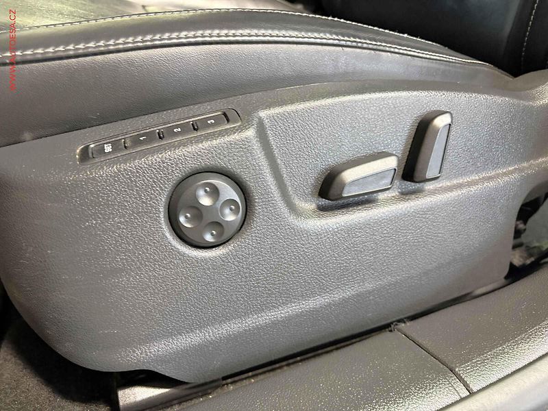 Škoda Superb (2013) 2.0 TDi, Elegance, DSG, +ALU - fotka 13 z 17