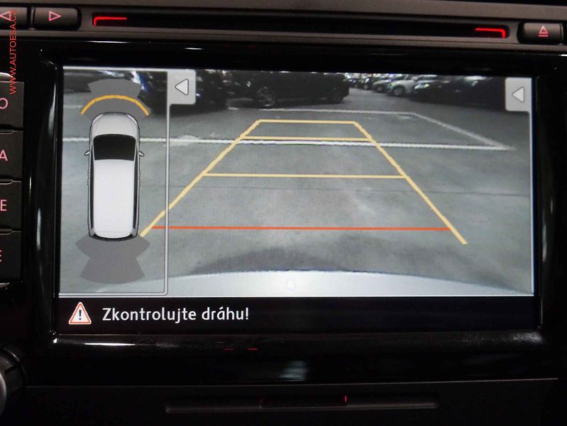 Volkswagen Sharan (2013) 2.0. TDI, servis.kniha, DSG - fotka 24 z 24