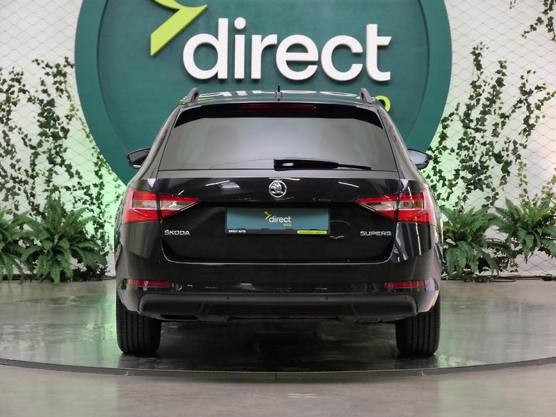 Škoda Superb - fotka 6 z 23
