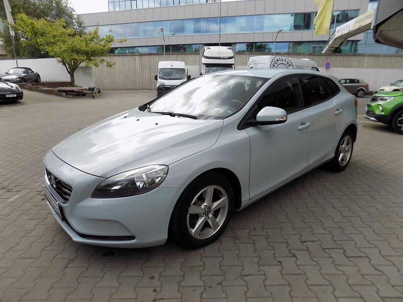 Volvo V40 (2016) 2.0 16V  - fotka 3 z 12
