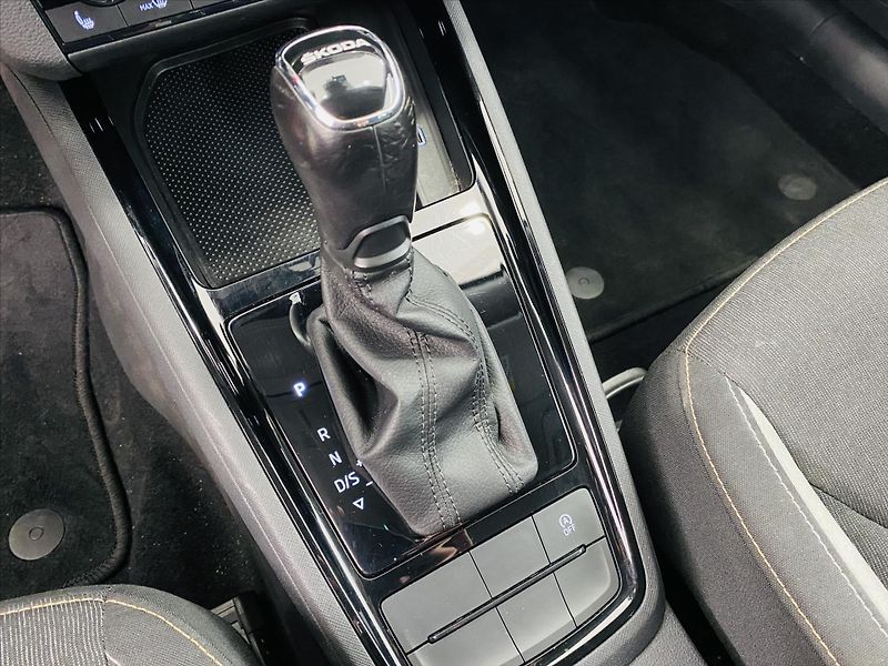 Škoda Scala 1,5 TSI 110kW DSG Style - fotka 16 z 25
