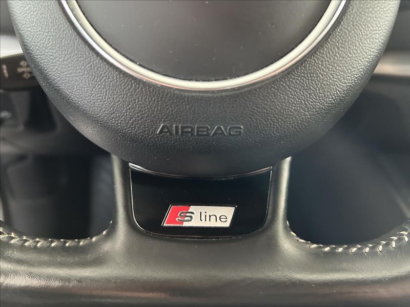 Audi A3 2,0   TDI 110kW,S-LINE,SPORTBA - fotka 13 z 35