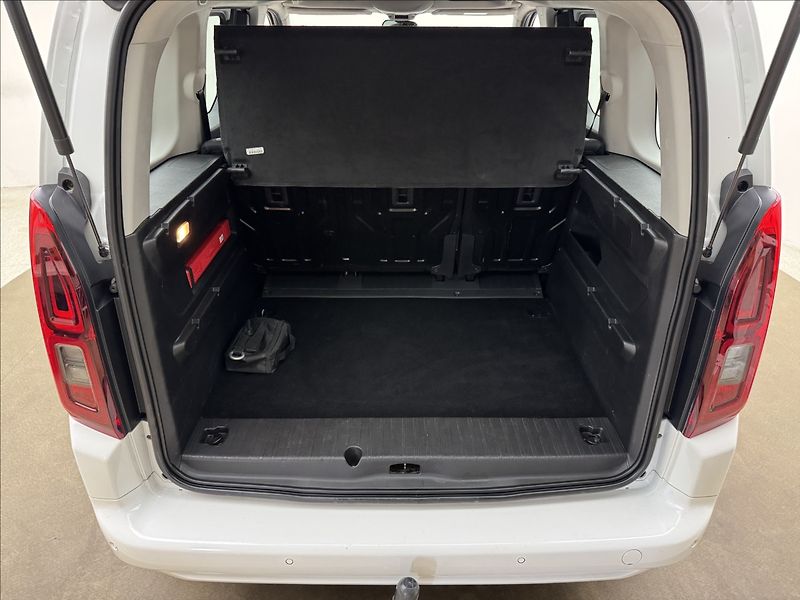 Opel Combo 1,2 81kW VÝHŘEV TAŽNÉ 1MAJ ČR - fotka 37 z 38