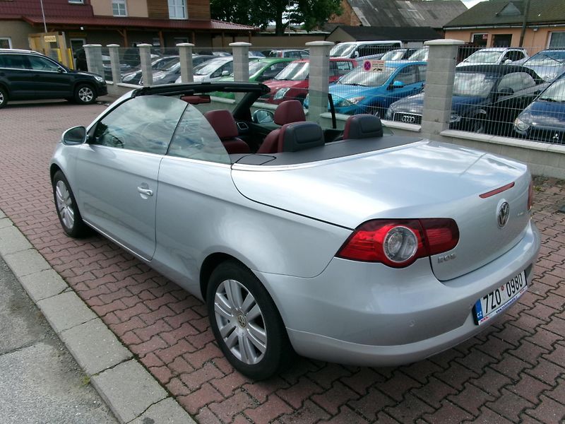 Volkswagen EOS (2008) 2,0TDI 8V CABRIO  - fotka 34 z 45