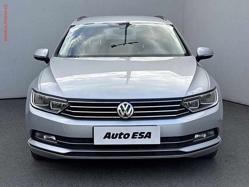 Volkswagen Passat (2018) 1.6 TDi, Comfortline, navi, - fotka 2 z 18