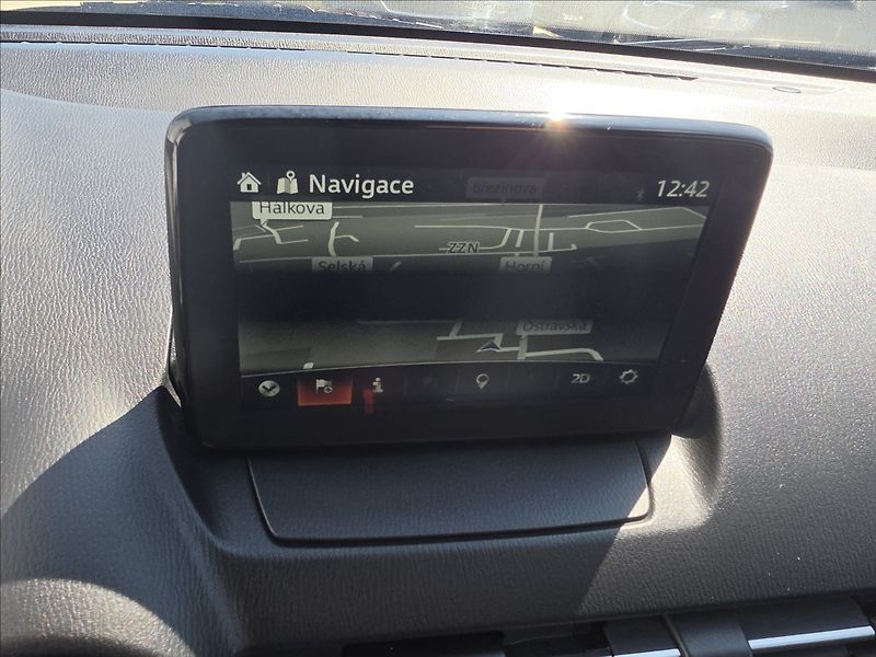 Mazda 2 1,5 Skyactiv G75 33tkm NAVI ST - fotka 21 z 43