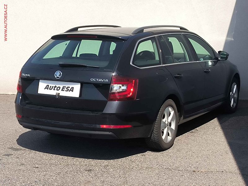 Škoda Octavia (2018) 1.6TDi, ČR, Style, DSG, LED - fotka 4 z 22