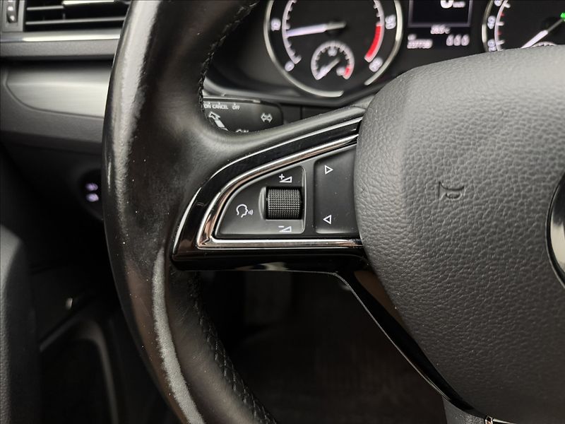 Škoda Superb 2,0 DSG STYLE+ CANTON DPH ČR - fotka 10 z 38