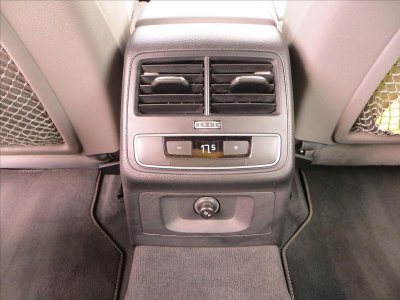 Audi A4 Avant 3,0 TDI 210kW S line qua - fotka 30 z 31