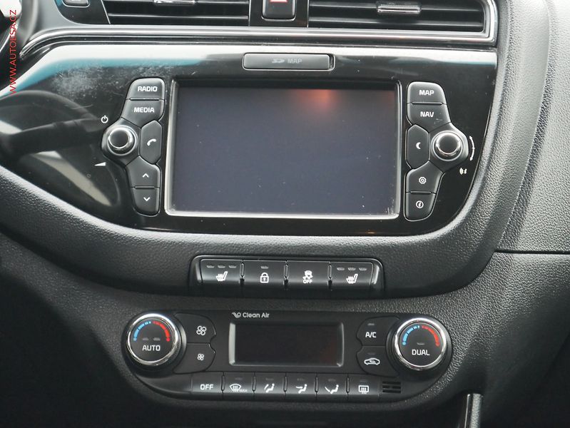 Kia Ceed (2016) 1.6 CRDi, ČR, AC, navi, park - fotka 11 z 27