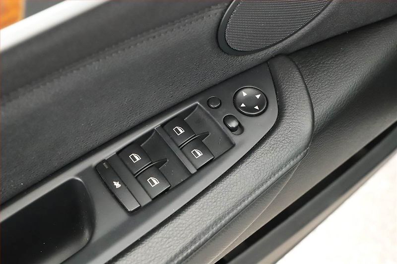 BMW X5 (2011) M Paket xDrive40d, 4X4 - fotka 20 z 20