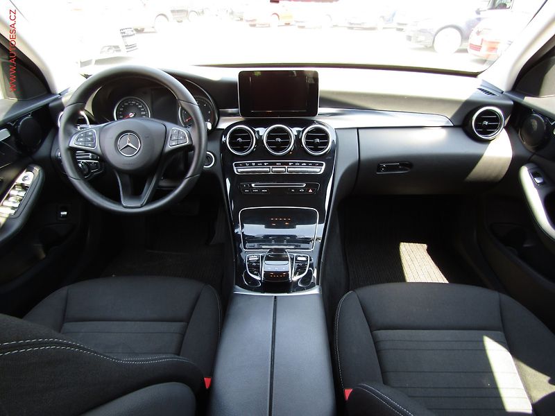 Mercedes-Benz Třídy C (2016) 1.6 CDi C 180d, 1.maj, AT - fotka 8 z 20