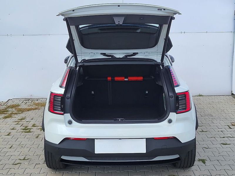 Volvo EX30 CROSS COUNTRY PLUS P8 AWD Elec - fotka 8 z 35