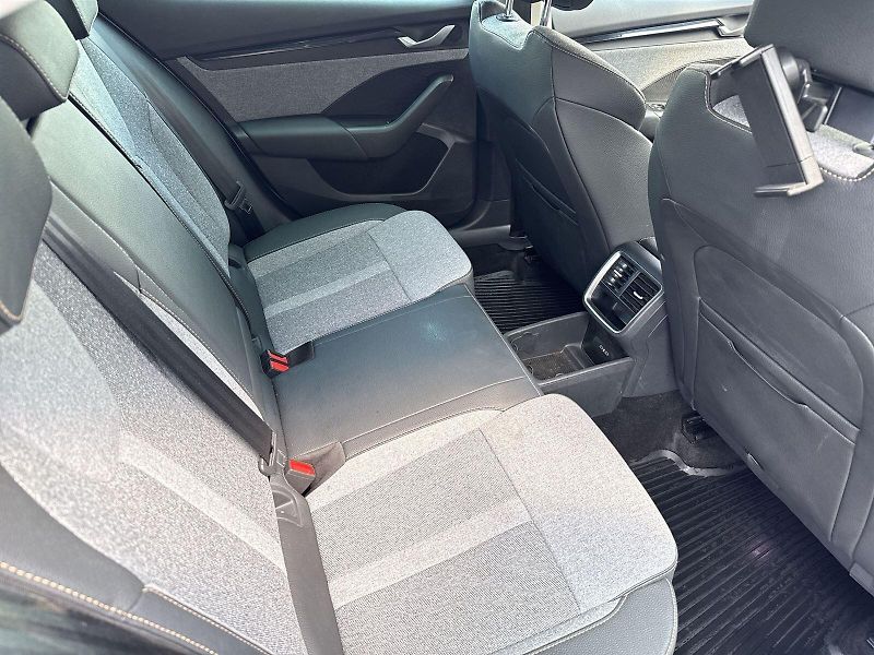 Škoda Octavia (2025) 1.5 TSI e-TEC DSG Top Selectio - fotka 10 z 33
