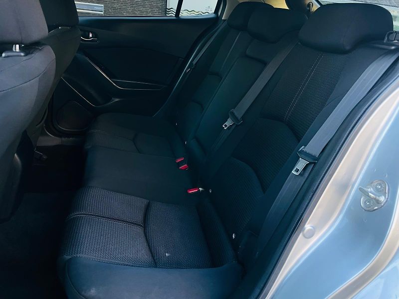 Mazda 3 2.0i AUTOMAT LED KAMERA VÝHŘEV - fotka 32 z 48
