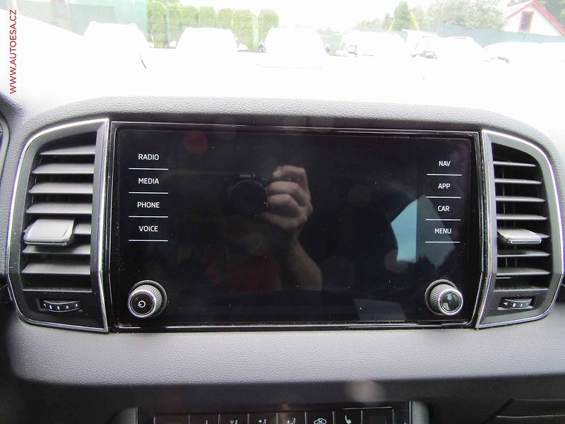 Škoda Karoq (2020) 1.5 TSi, 2.maj, LED, navi - fotka 12 z 18
