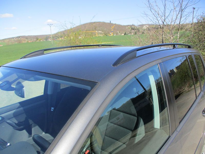 Volkswagen Touran 1,6 TDi CL BlueMotion*TAŽ.ZAŘ. - fotka 11 z 46