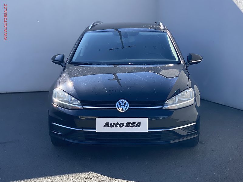 Volkswagen Golf (2019) 1.6TDI, masáž, autoAC - fotka 2 z 17