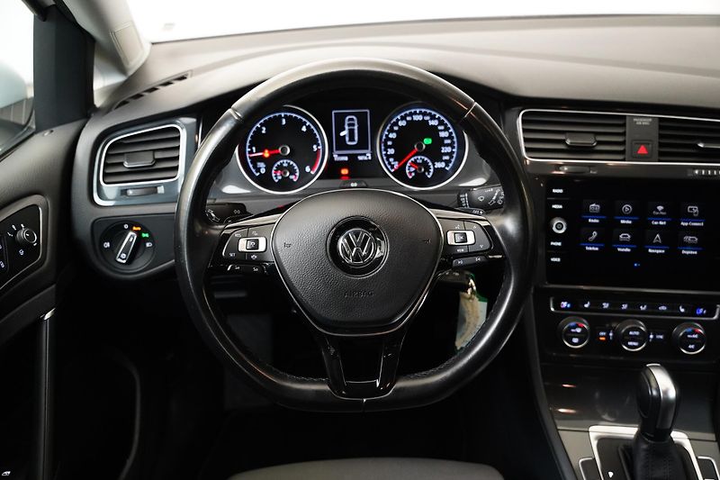 Volkswagen Golf - fotka 17 z 26