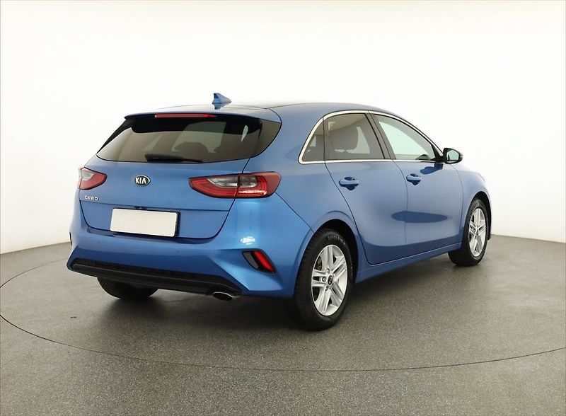 Kia Ceed (2020) Top 1.4 T-GDI, Automat - fotka 5 z 18