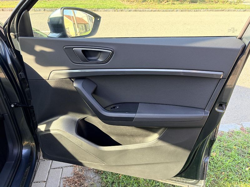 Seat Ateca 1.4TSI 110KW TAŽNÉ 360 KAMERY - fotka 50 z 53