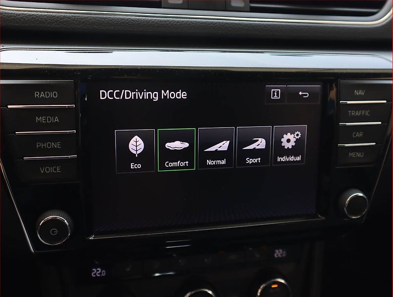 Škoda Superb (2016) 2.0 TDI, Automat, Serv.kniha - fotka 22 z 23