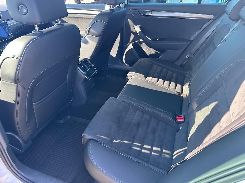 Škoda Superb 2,0 TDI 4x4 DSG 147kW - fotka 15 z 16