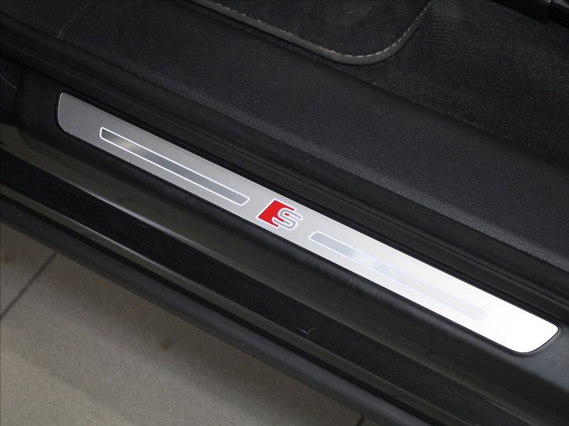 Audi Q7 3,0 50TDi S-Line 63tkm. ČR - fotka 25 z 32