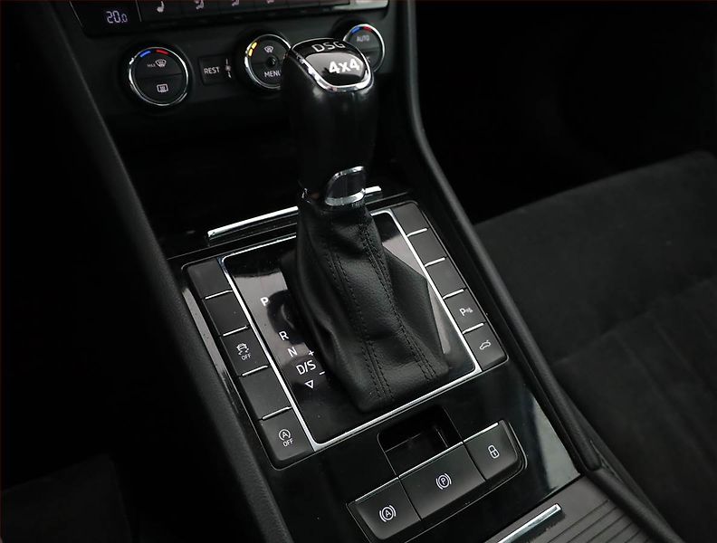Škoda Superb (2016) Style 2.0 TDI, 4X4, Automat - fotka 11 z 17