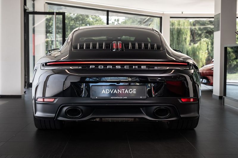 Porsche 911 (992.2) Carrera Pano/Bose/Spor - fotka 3 z 23