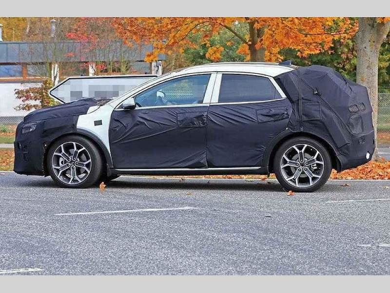 Zamaskovaná Kia XCeed (2020)