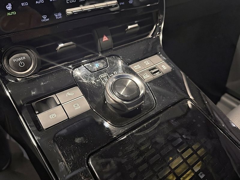 Subaru Solterra (2023) Executive AWD 72kWh | Záruka - fotka 14 z 14