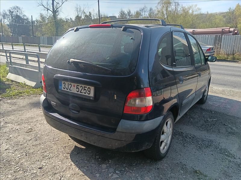 Renault Scénic 1,6 i  Megane - fotka 10 z 19