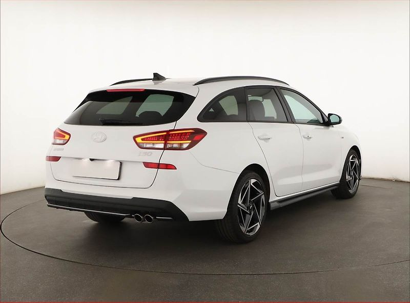 Hyundai i30 (2025) 1.5 T-GDI MHEV 48V, N-LINE - fotka 5 z 21