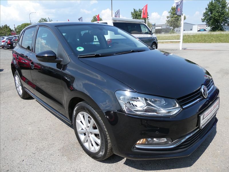 Volkswagen Polo 1,2 TSi 66kW serviska, 2x kola - fotka 1 z 50
