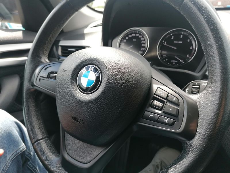 BMW X1 (2020) 18D 110kw X-Drive ČR LED - fotka 13 z 25