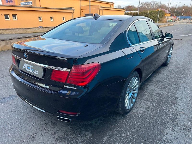 BMW Řada 7 (2012) 740 D XDRIVE 225kW - fotka 5 z 40