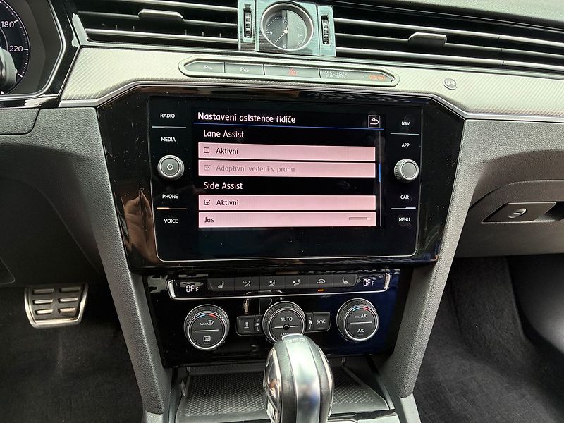 Volkswagen Arteon 2.0 TDi R-Line 4x4 140 kW - fotka 21 z 27