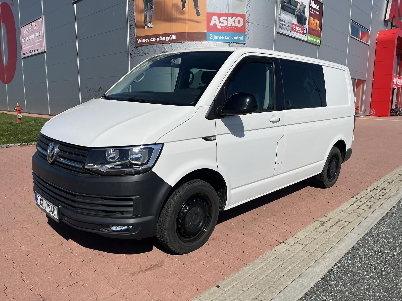 Volkswagen Transporter 2.0 TDi 110 kW ČR 5 Míst