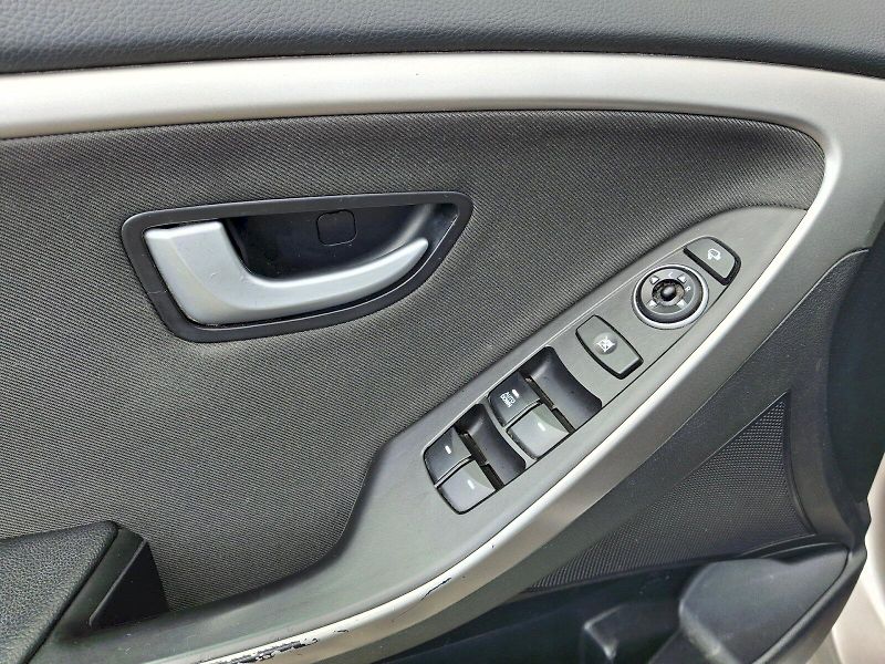 Hyundai i30 (2015) Kombi - fotka 29 z 31