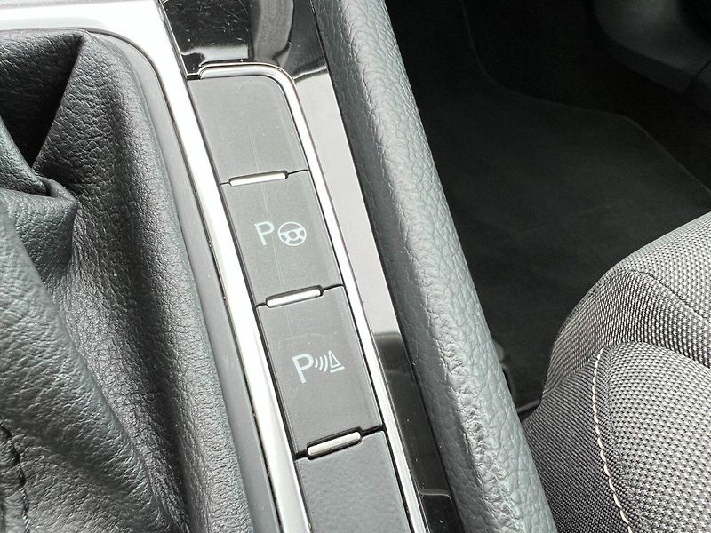 Volkswagen Golf (2015) VII 1.4TSI Highline! Tažné! - fotka 35 z 37