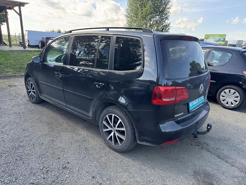 Volkswagen Touran 1.4 TSI ZARUKA NA KM - fotka 5 z 11