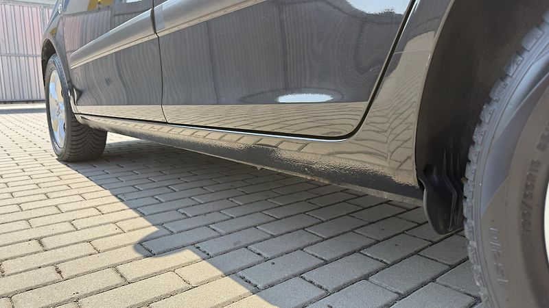 Škoda Fabia (2010) 1.4 16V*63kW*STYLE-EDITION*TOP - fotka 8 z 25