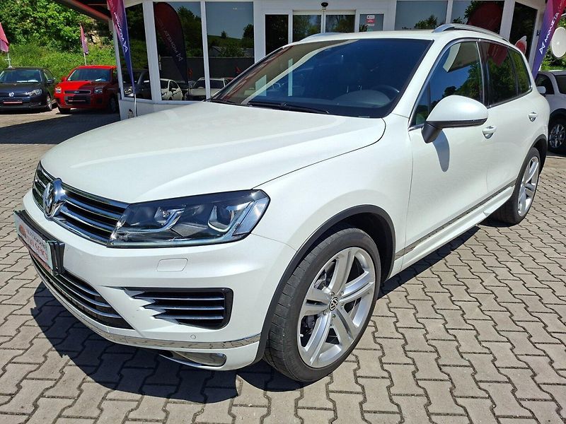 Volkswagen Touareg (2015) 4.2TDI 250kW R-LINE -ČR - fotka 3 z 49